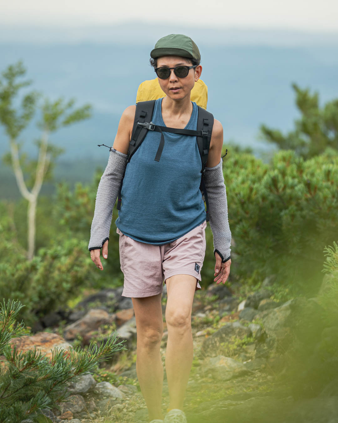 Light Alpha Armsleeves | 山と道 U.L. HIKE & BACKPACKING