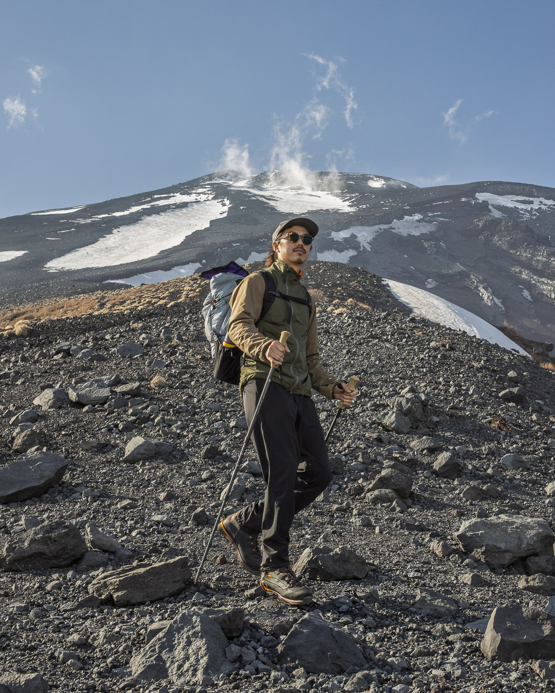 Light Alpha Vest/Jacket | 山と道 U.L. HIKE & BACKPACKING