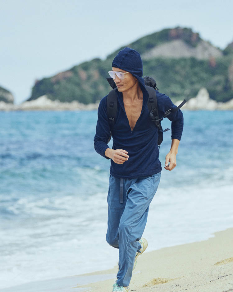 トップス 100% Light Merino Half Zip Hoody 100% Light Merino Half Zip Hoody | 山と道 U.L. HIKE & BACKPACKING