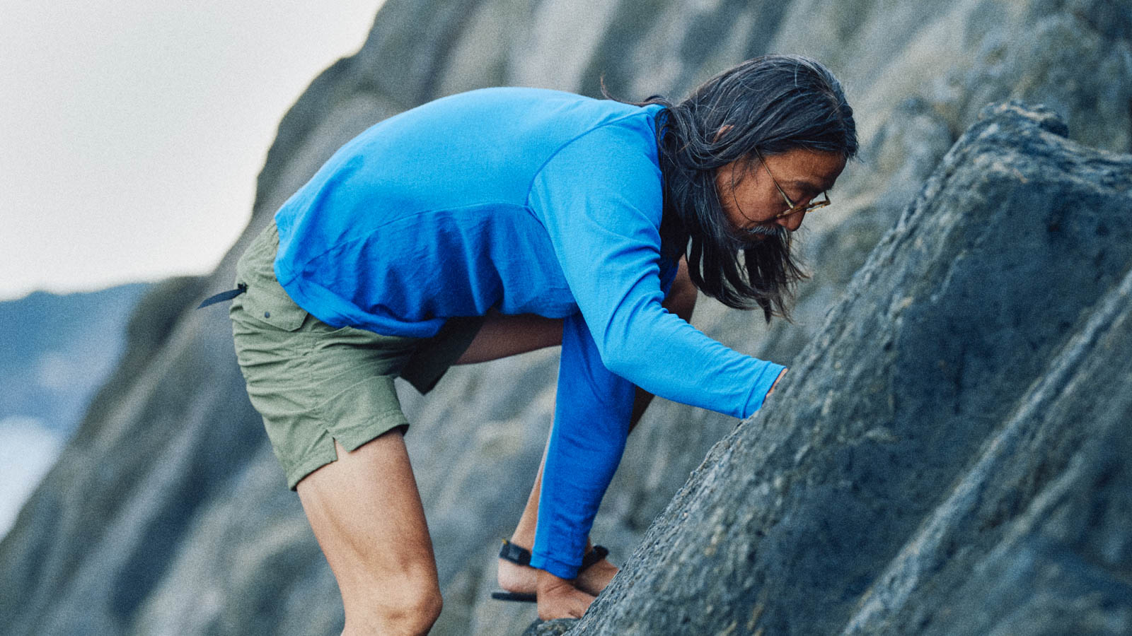 100% Merino Light Long Sleeve C | 山と道 U.L. HIKE & BACKPACKING