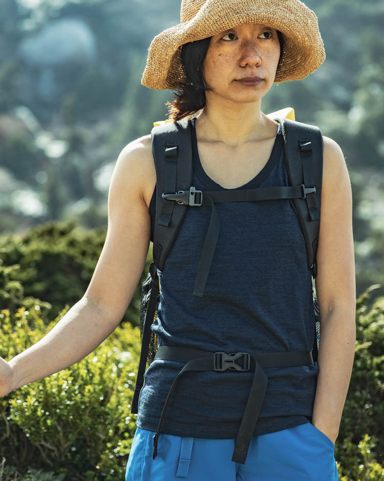 100% Light Merino Tank Top | 山と道 U.L. HIKE & BACKPACKING