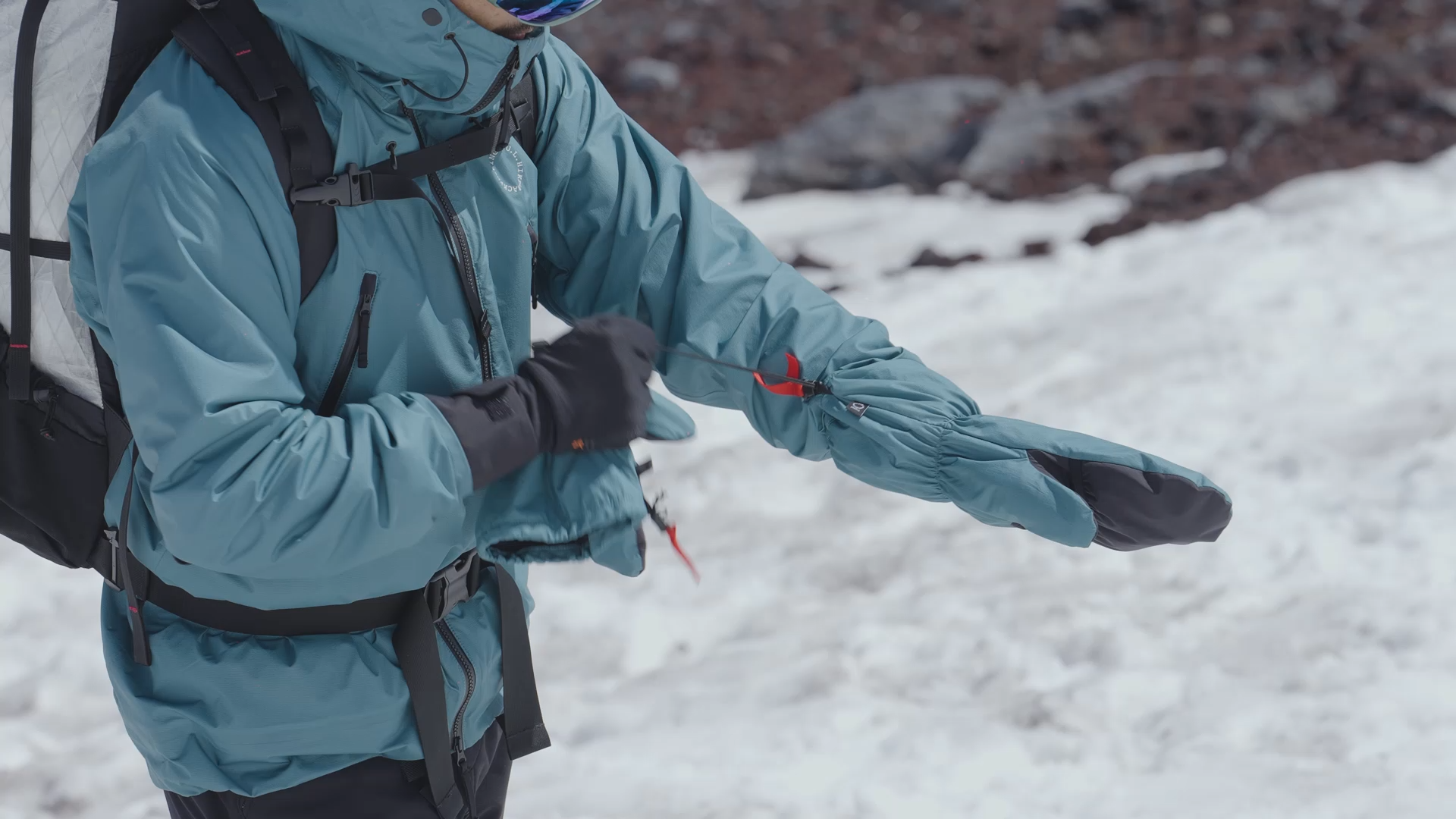 AW Alpha Mittens | 山と道 U.L. HIKE & BACKPACKING
