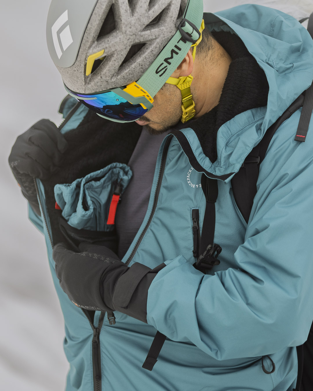 All-weather Alpha Jacket | 山と道 U.L. HIKE & BACKPACKING