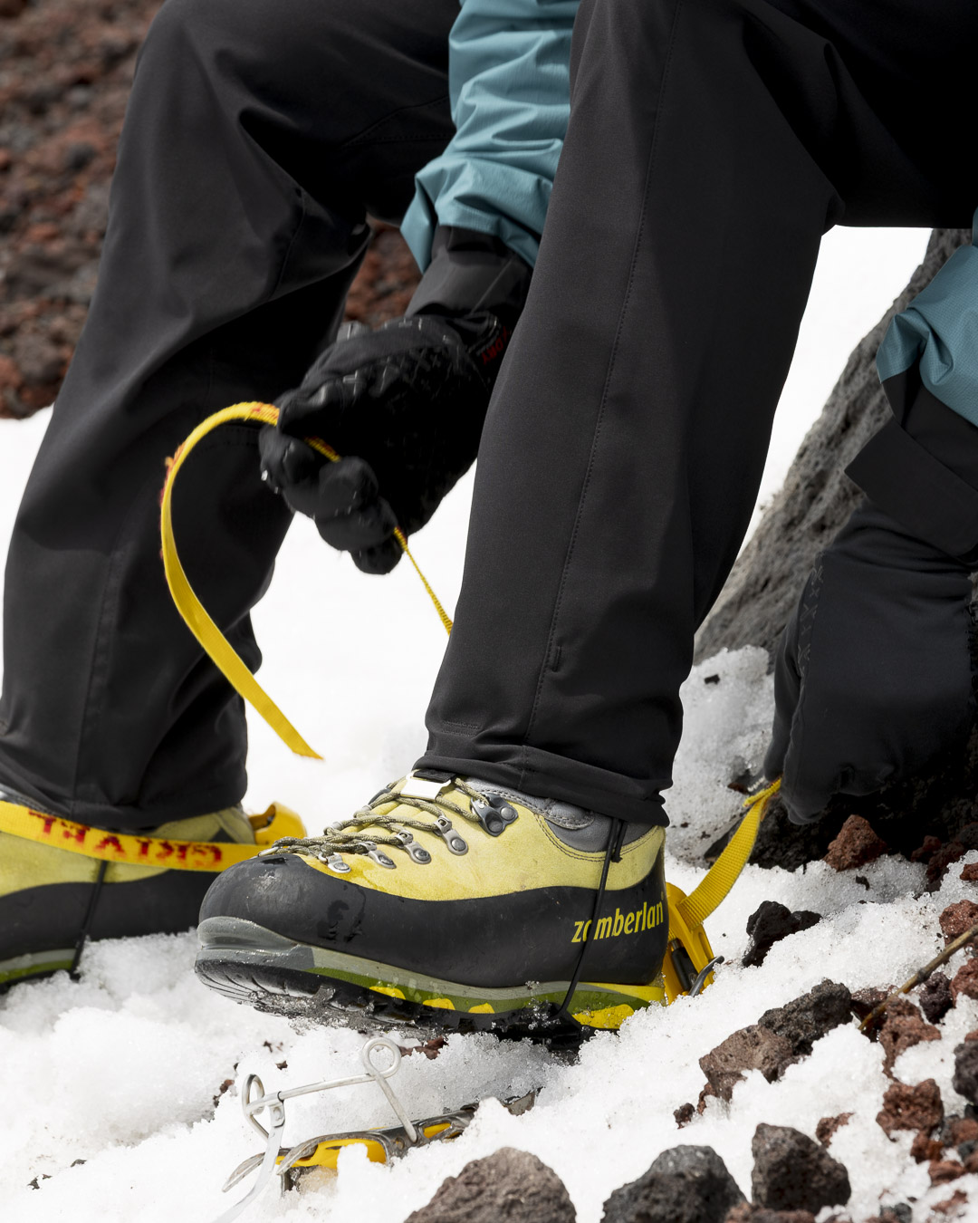 Winter Hike Pants | 山と道 U.L. HIKE & BACKPACKING