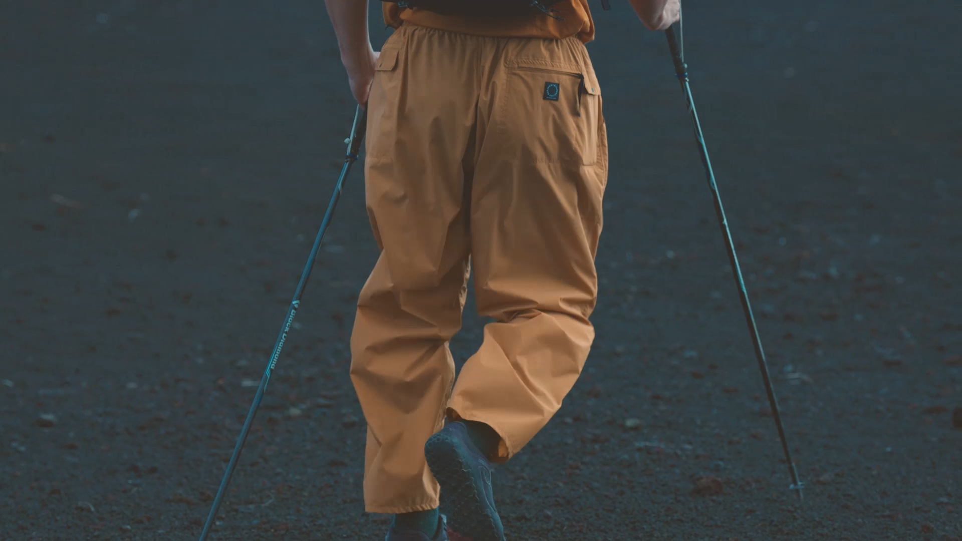 Light 5-Pocket Wide Pants | 山と道 U.L. HIKE & BACKPACKING